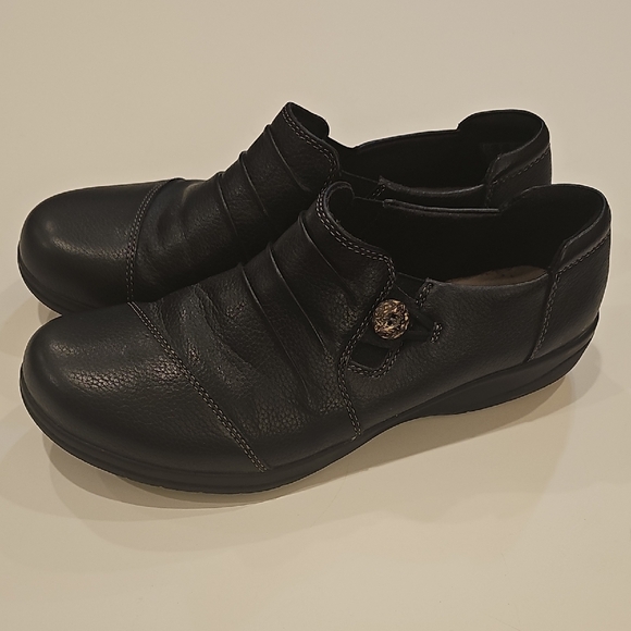 Clarks Black Leather Slip-On Flats Women's Size 9 - Picture 4 of 8